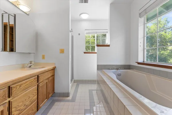 $1,175,000 | 7420 Woodland Avenue, Sebastopol, CA 95472