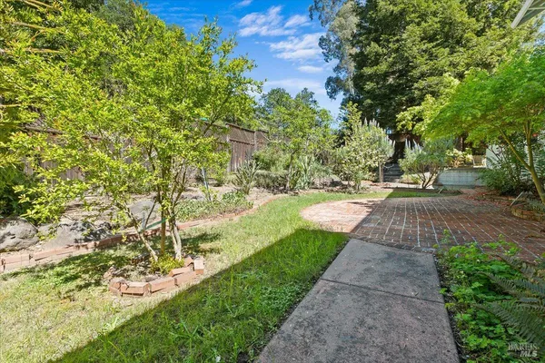 $1,175,000 | 7420 Woodland Avenue, Sebastopol, CA 95472