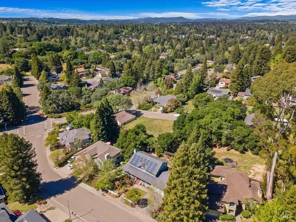 $1,175,000 | 7420 Woodland Avenue, Sebastopol, CA 95472