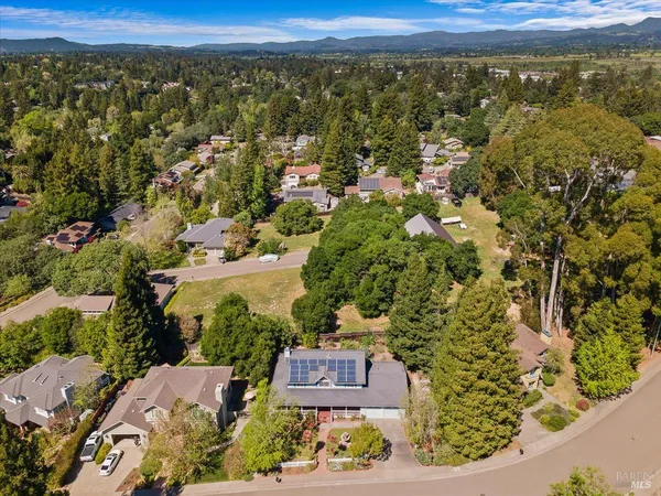 $1,175,000 | 7420 Woodland Avenue, Sebastopol, CA 95472
