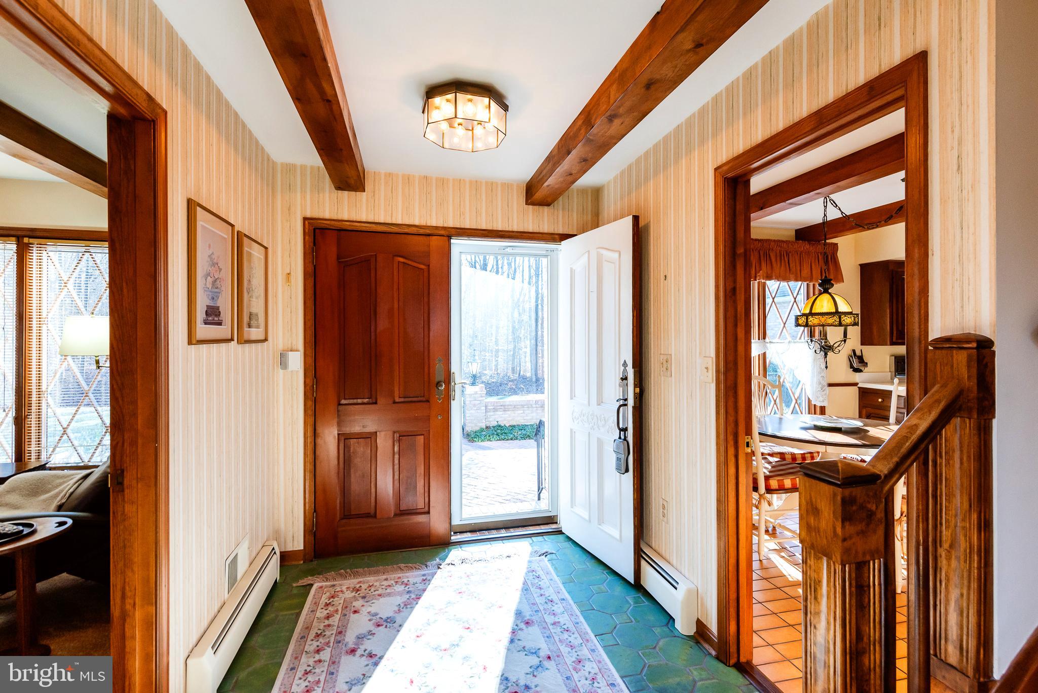 ENTRANCE FOYER