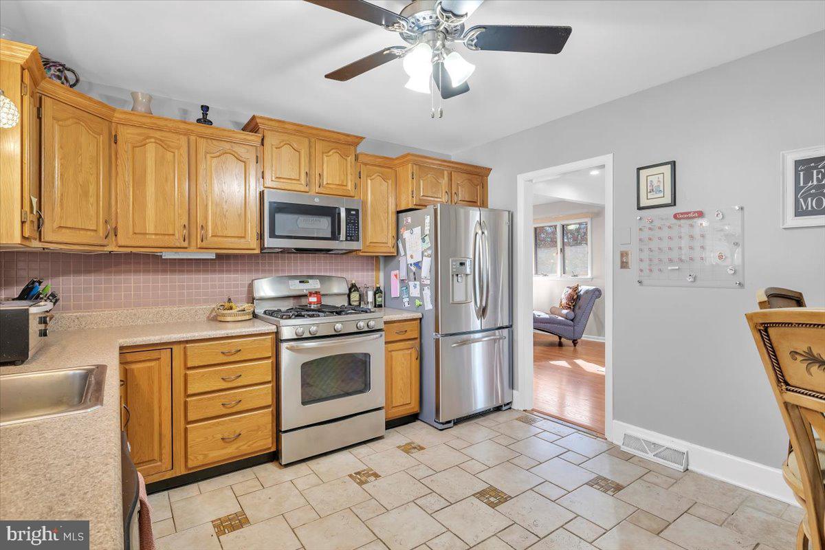 11 Penn Road Voorhees, NJ 08043 - Photo 12 of 24 Gallery Image 12
