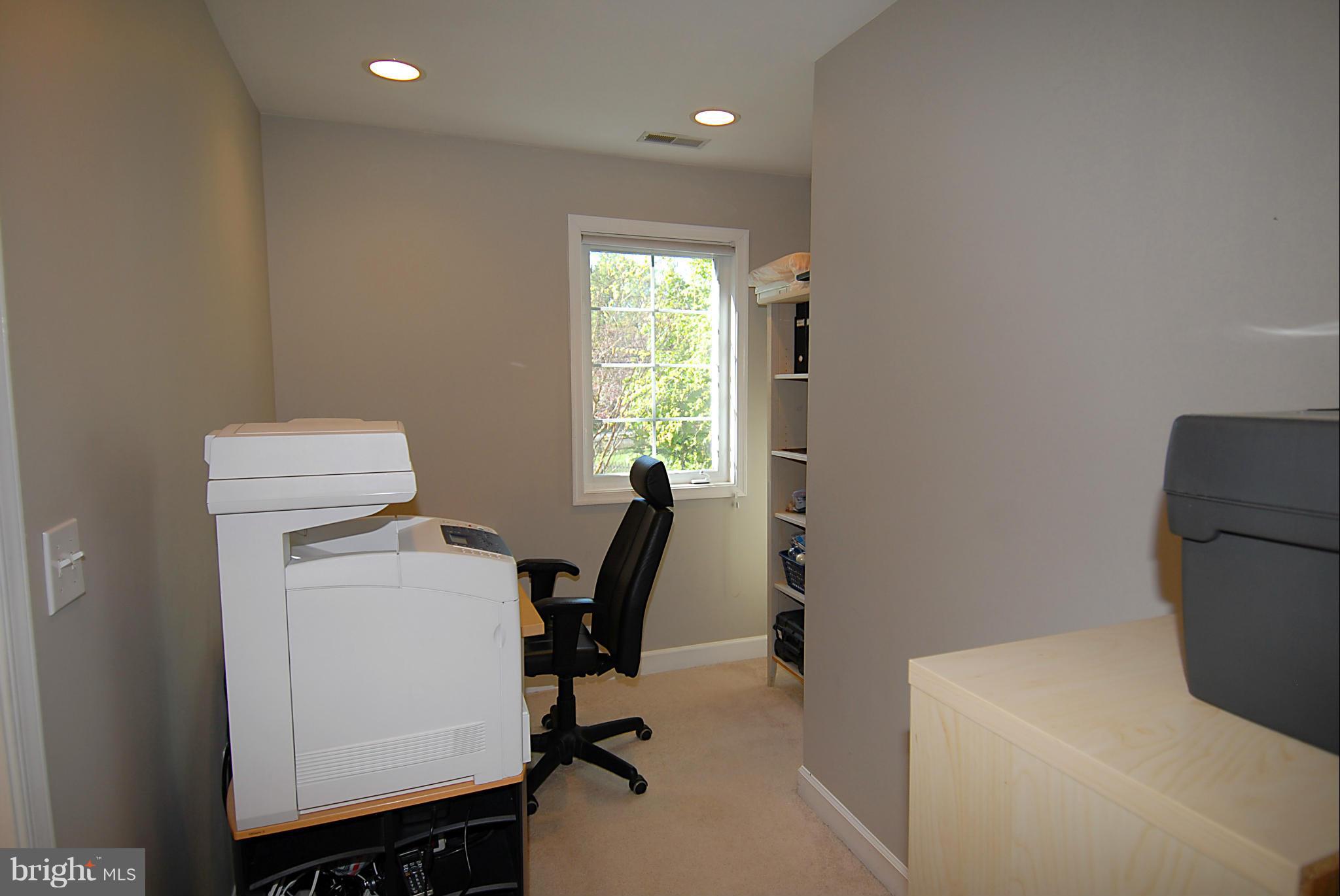 5805 Wilmett Road Bethesda, MD 20817 - Photo 16 of 30 Office Nook