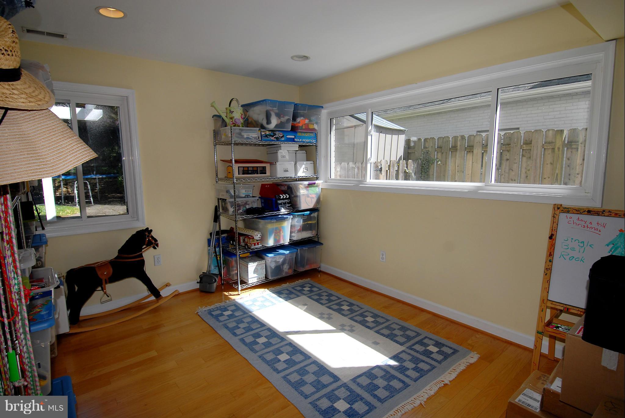 5805 Wilmett Road Bethesda, MD 20817 - Photo 26 of 30 Den