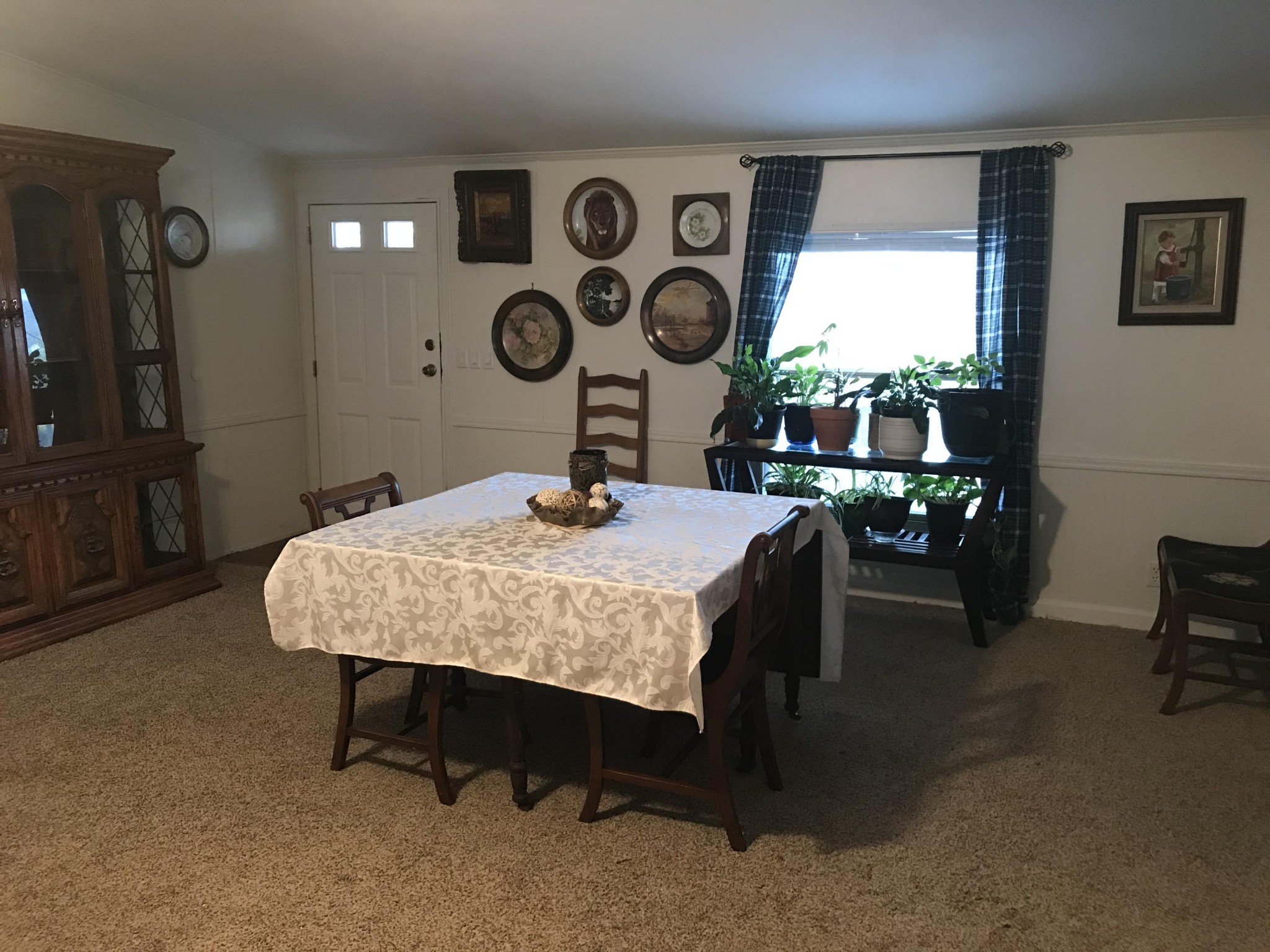 139 Knight Road Dunlap, TN 37327 - Photo 5 of 30 a living room with furniture and a window