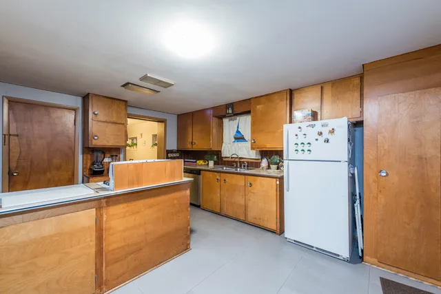 $240,000 | 216 South Martin Avenue, Waukegan, IL 60085