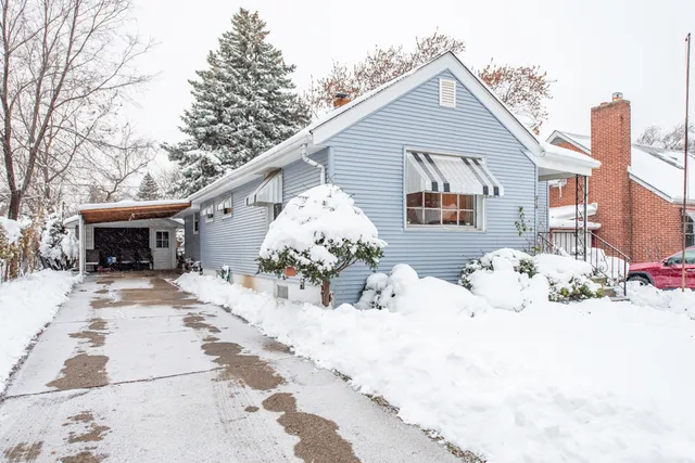 $240,000 | 216 South Martin Avenue, Waukegan, IL 60085