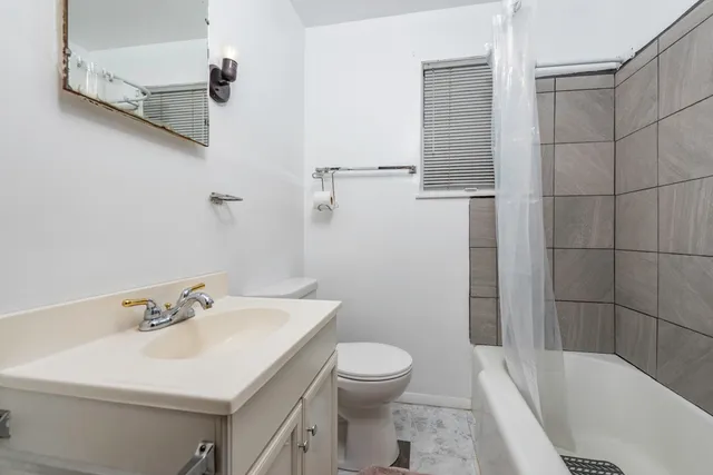 $240,000 | 216 South Martin Avenue, Waukegan, IL 60085