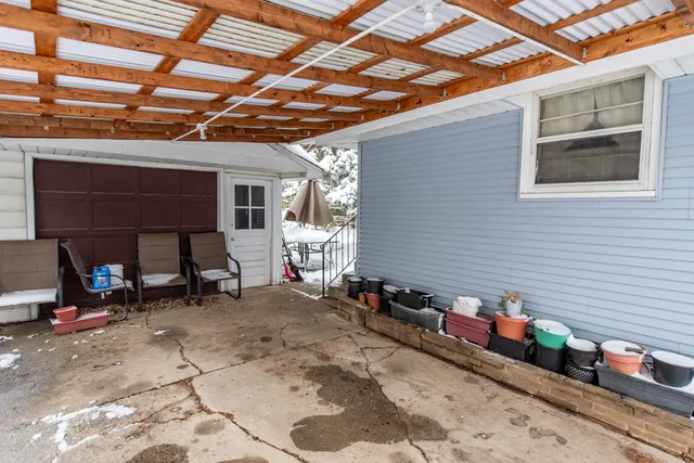 $240,000 | 216 South Martin Avenue, Waukegan, IL 60085