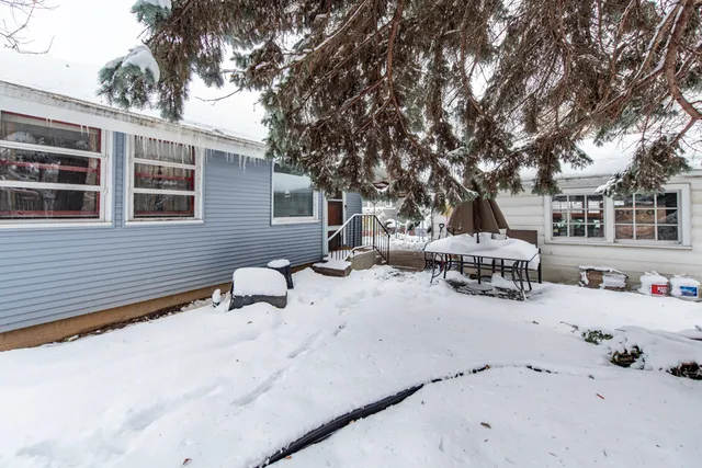 $240,000 | 216 South Martin Avenue, Waukegan, IL 60085