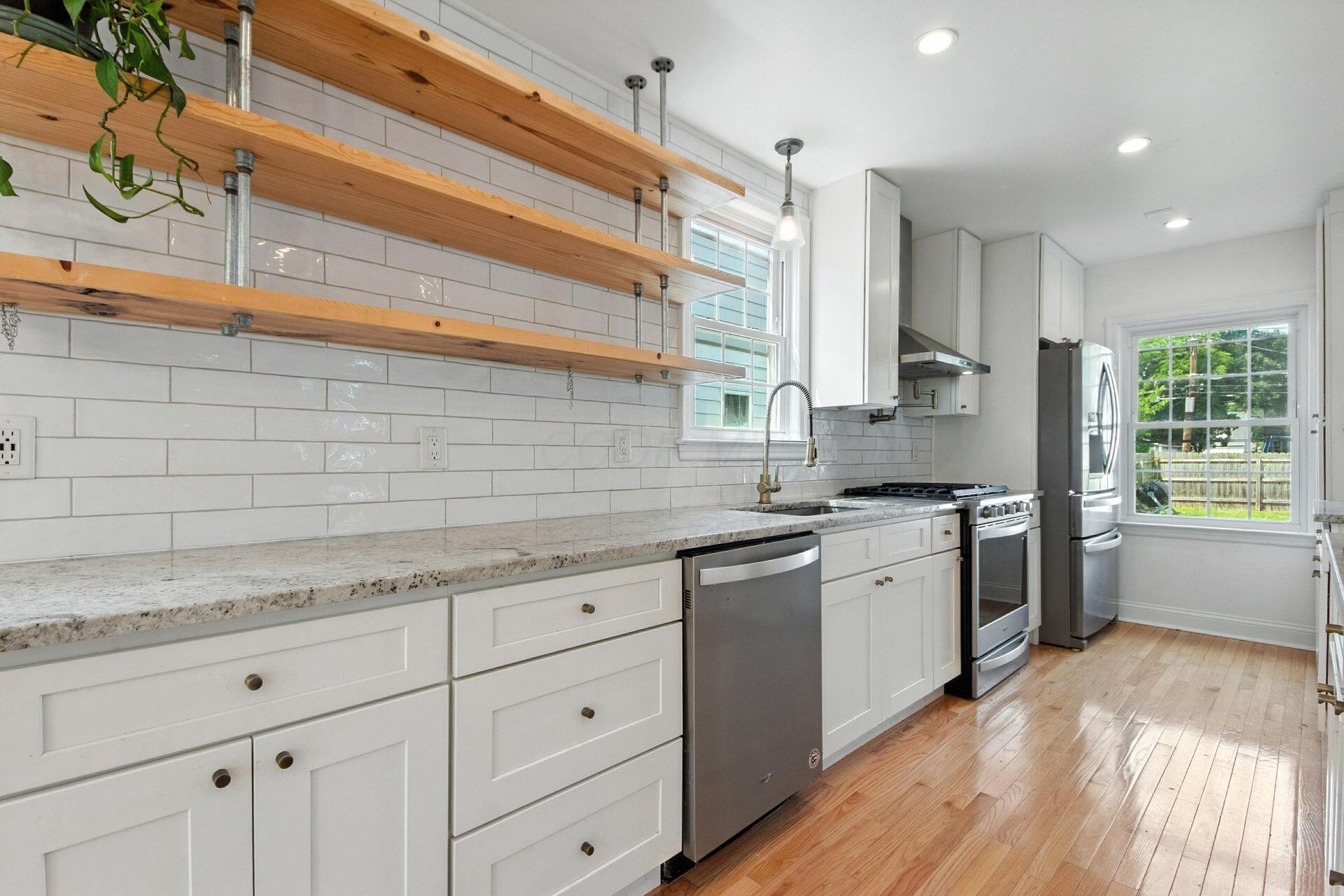 933 Vernon Road Columbus, OH 43209 - Photo 14 of 55 Kitchen