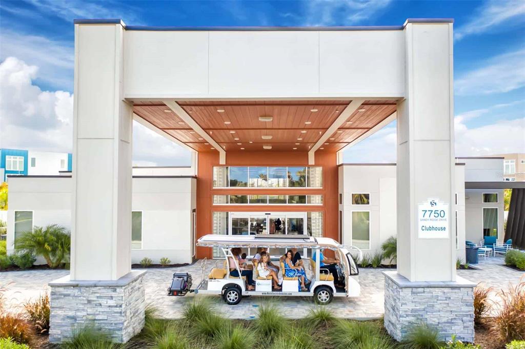 7770 Sandy Ridge Drive, Unit 227 Reunion, FL 34747 - Photo 29 of 33 a living room with furniture