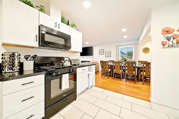 $2,200,000 | 965 Rosecrans Street, San Diego, CA 92106