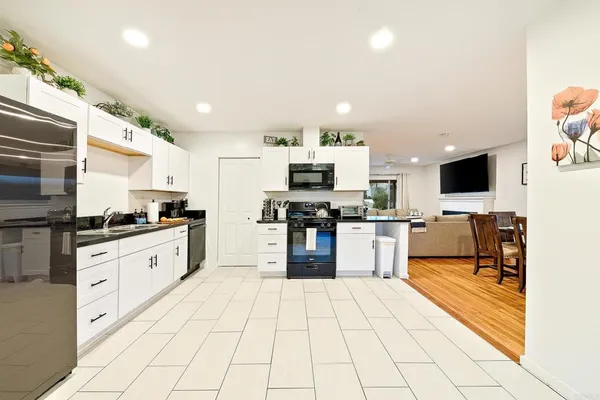 $2,200,000 | 965 Rosecrans Street, San Diego, CA 92106