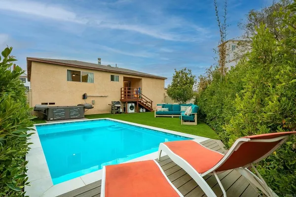 $2,200,000 | 965 Rosecrans Street, San Diego, CA 92106