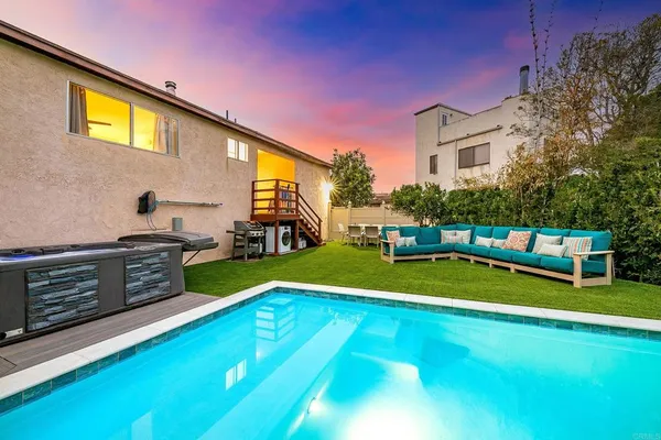 $2,200,000 | 965 Rosecrans Street, San Diego, CA 92106