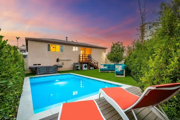 $2,200,000 | 965 Rosecrans Street, San Diego, CA 92106