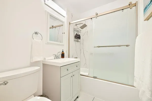 $2,200,000 | 965 Rosecrans Street, San Diego, CA 92106