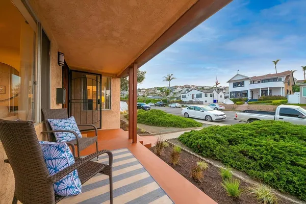 $2,200,000 | 965 Rosecrans Street, San Diego, CA 92106