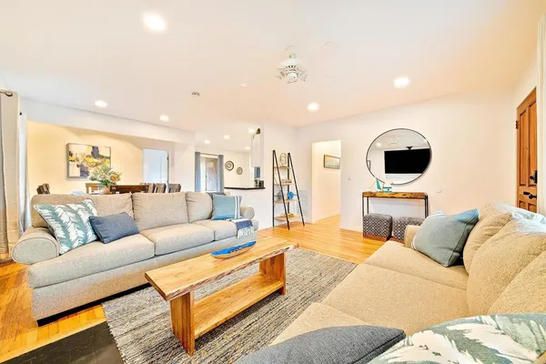 $2,200,000 | 965 Rosecrans Street, San Diego, CA 92106