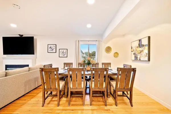 $2,200,000 | 965 Rosecrans Street, San Diego, CA 92106
