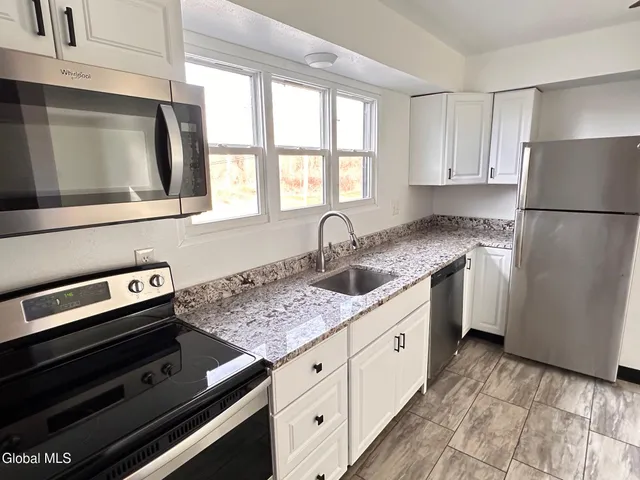 $1,500 | 54 Northern Drive, Troy, NY 12182