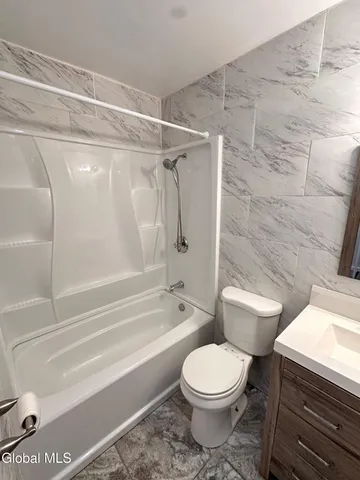 $1,500 | 54 Northern Drive, Troy, NY 12182