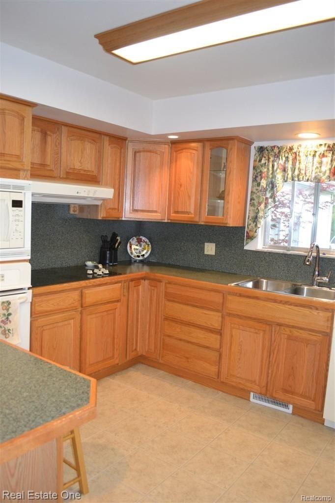 3550 Gregory Road Lake Orion, MI 48359 - Photo 18 of 24 DSC_6273.JPG