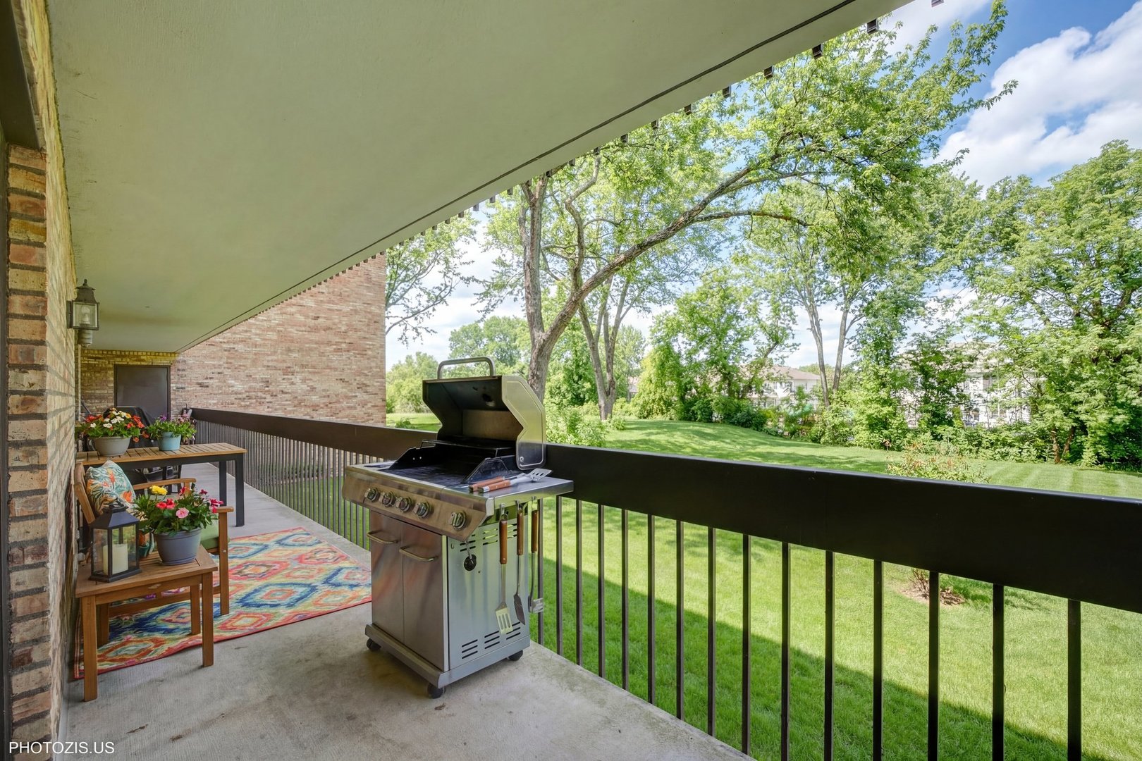 1621 Mission Hills Road, Unit 108 Northbrook, IL 60062 - Photo 18 of 22 a view of balcony with wooden floor