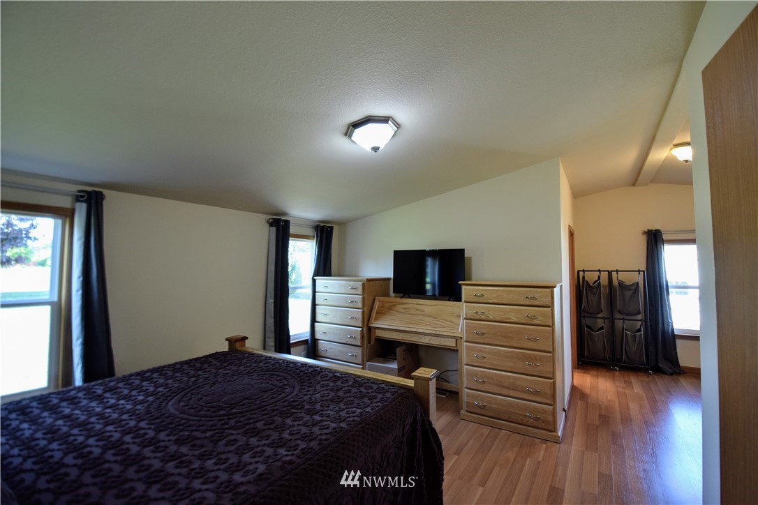 18231 Doris Lane Southwest Rochester, WA 98579 - Photo 11 of 24