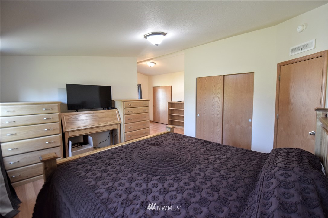 18231 Doris Lane Southwest Rochester, WA 98579 - Photo 12 of 24