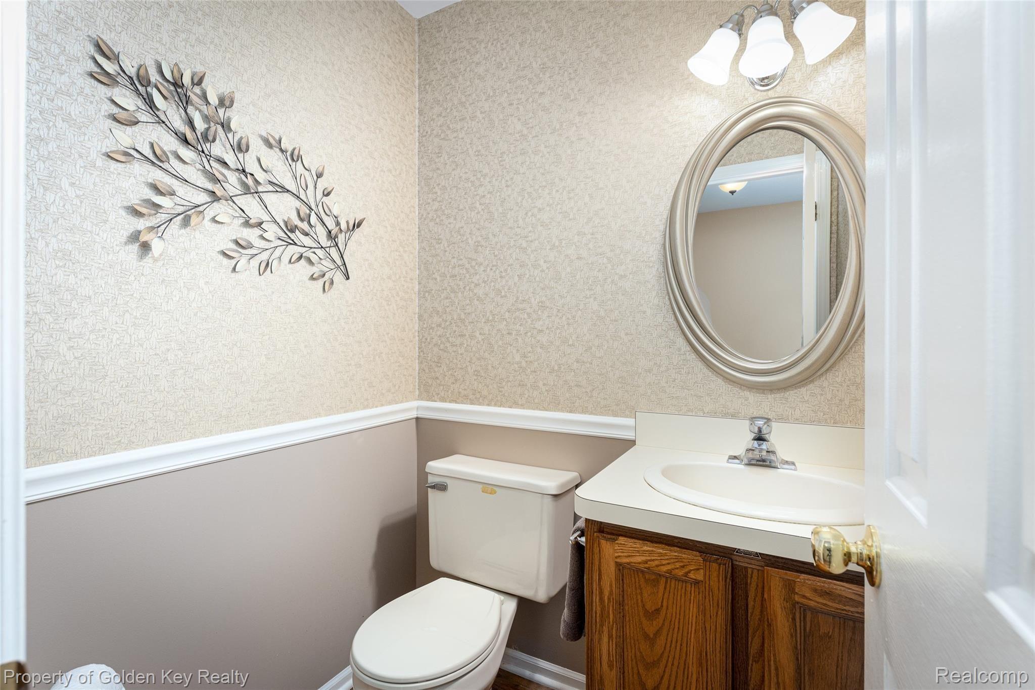 7606 Wellington Road Brighton, MI 48116 - Photo 16 of 25 Bathroom