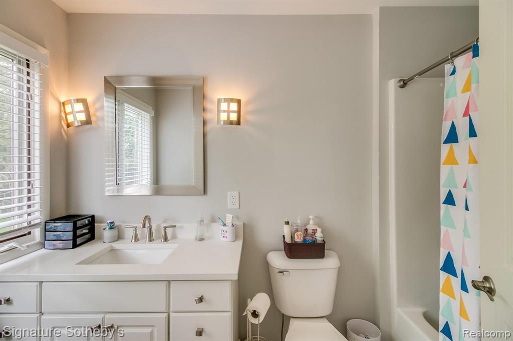 4840 Stoneleigh Road Bloomfield Hills, MI 48302 - Photo 32 of 41