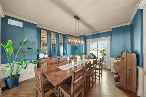 $1,025,000 | 8085 Northwest Elizabeth Ann Court, Parkville, MO 64152