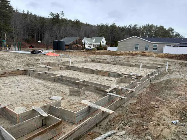 $319,300 | 27 A Woodland Way, Plymouth, NH 03264
