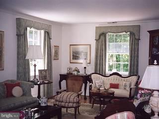 654 Vassar Road Wayne, PA 19087 - Photo 3 of 6