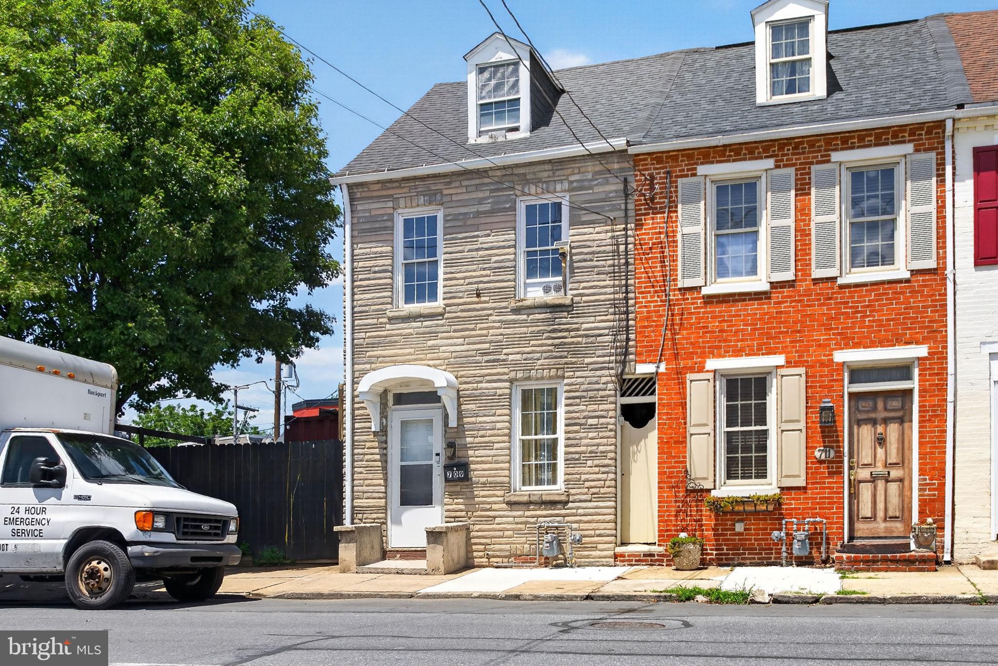 709 East Chestnut Street Lancaster, PA 17602 - Photo 2 of 29