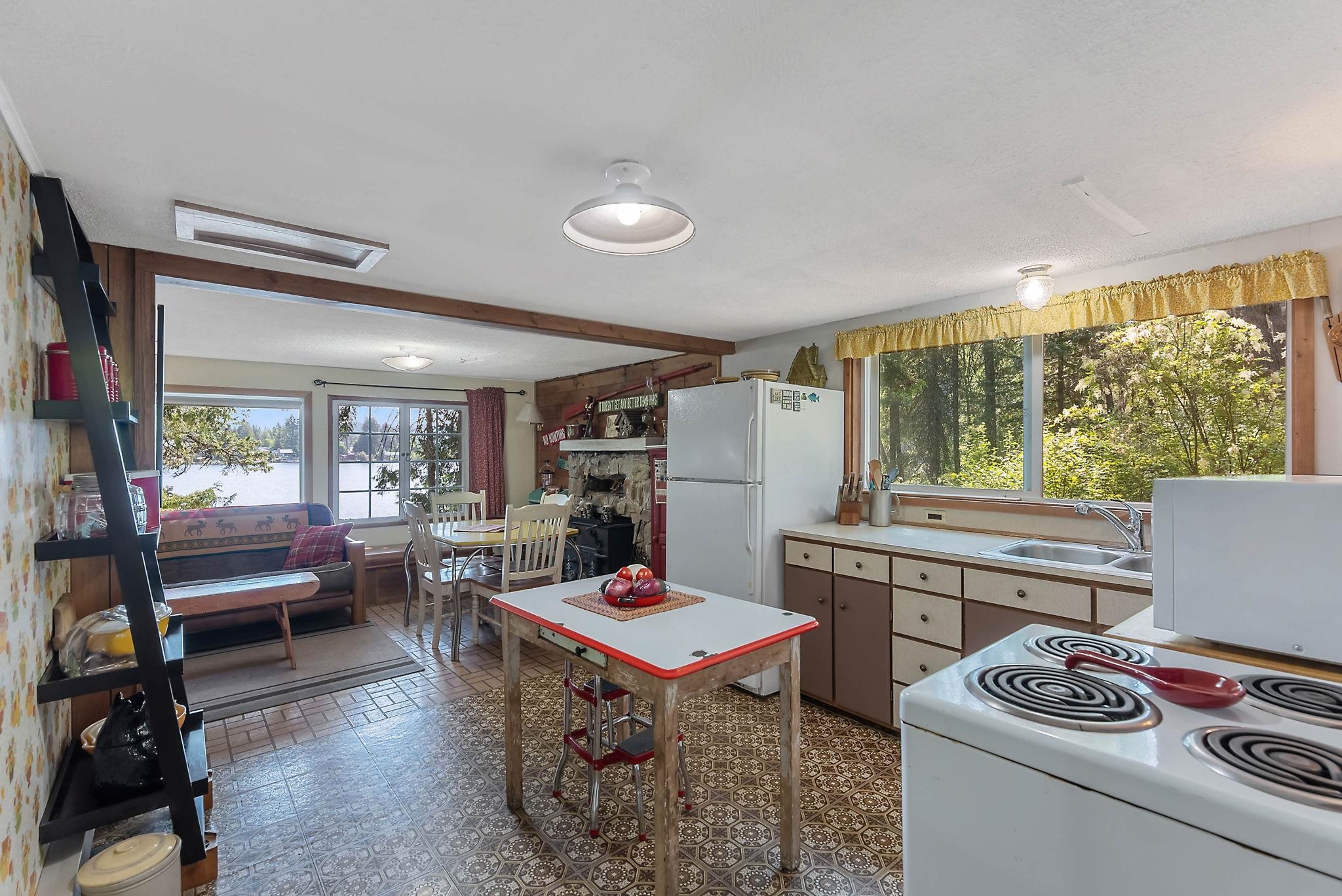 571 Davis Lake Road Usk, WA 99180 - Photo 4 of 47 Gallery Image 4