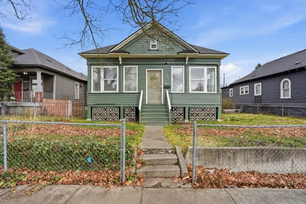 $300,000 | 1011 East Augusta Avenue, Spokane, WA 99207