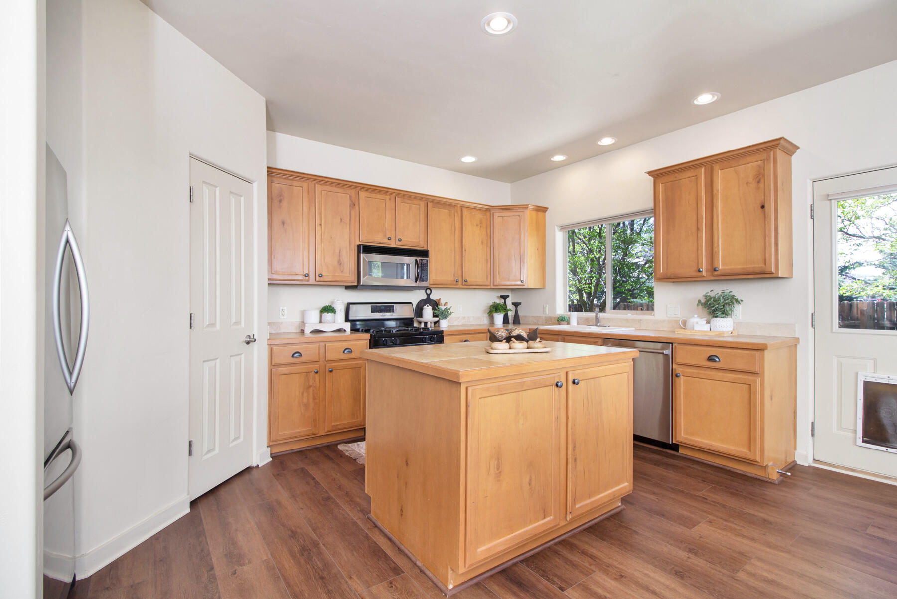 951 Winter Fox Lane Hailey, ID 83333 - Photo 4 of 19 Open kitchen