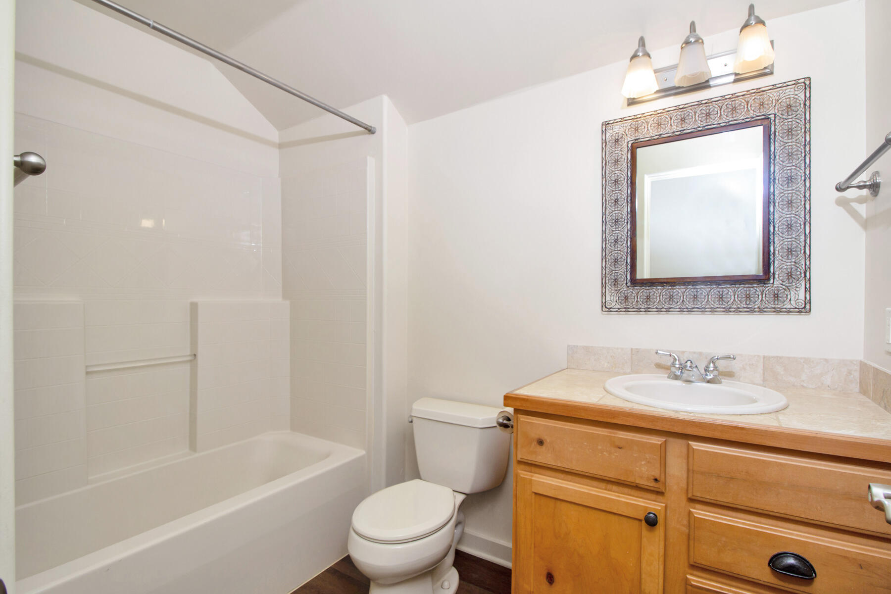 951 Winter Fox Lane Hailey, ID 83333 - Photo 10 of 19 Guest bath