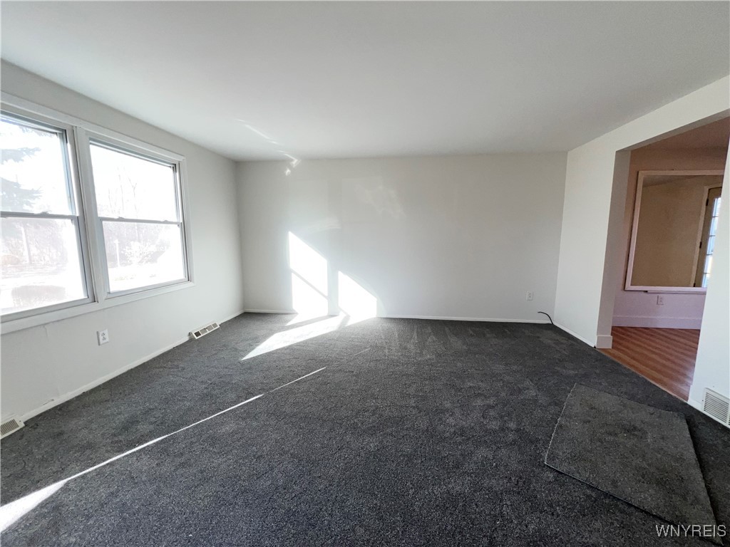 3984 Harvard Street Hamburg, NY 14075 - Photo 6 of 37