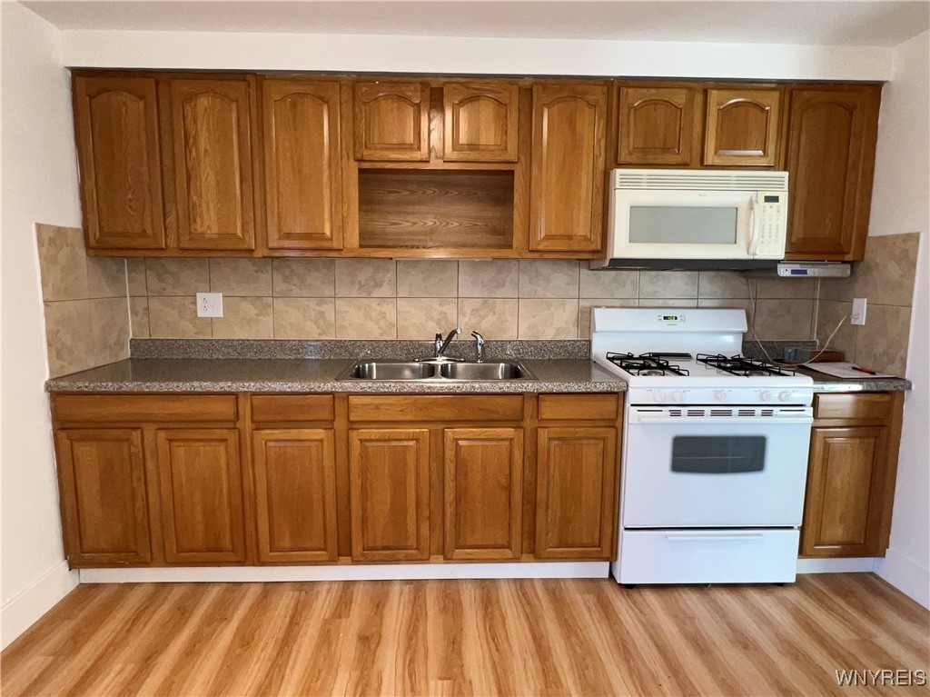 3984 Harvard Street Hamburg, NY 14075 - Photo 9 of 37 Main House