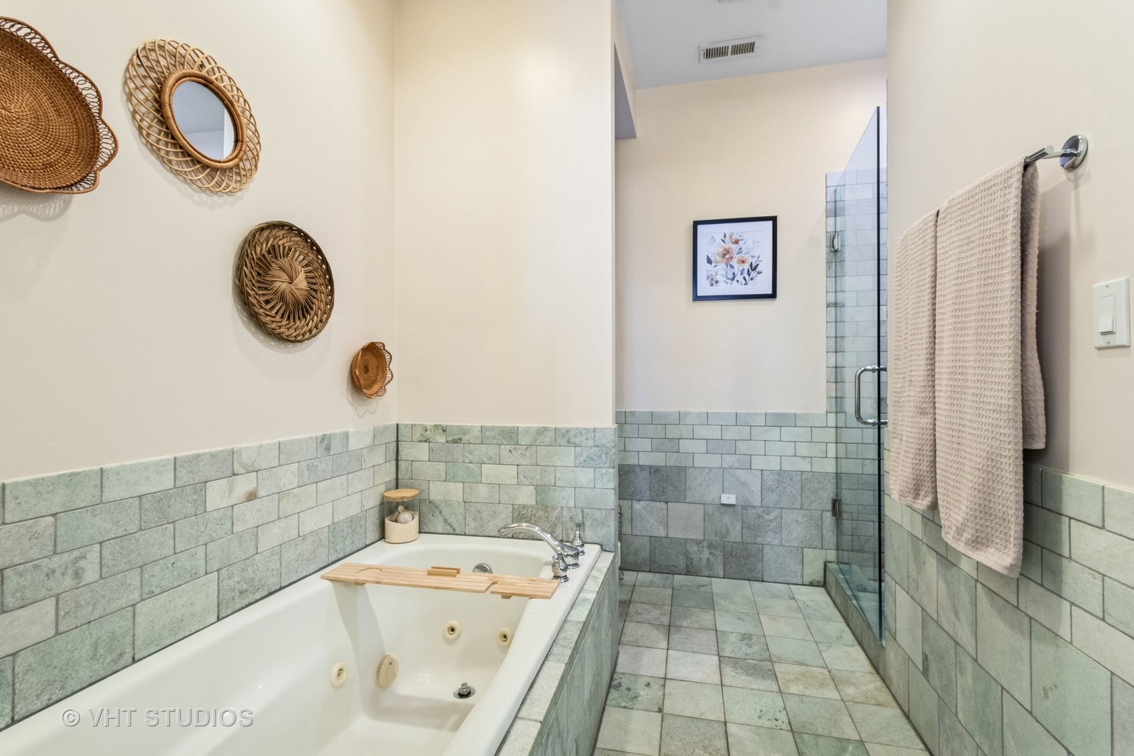 521 North Racine Avenue, Unit 3 Chicago, IL 60642 - Photo 14 of 21 Gallery Image 14