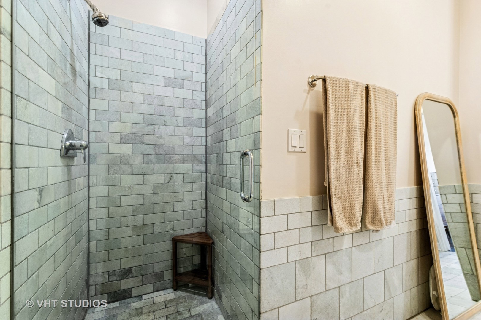 521 North Racine Avenue, Unit 3 Chicago, IL 60642 - Photo 15 of 21 Gallery Image 15