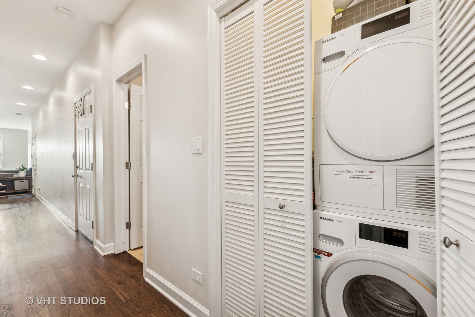 521 North Racine Avenue, Unit 3 Chicago, IL 60642 - Photo 18 of 21 Gallery Image 18