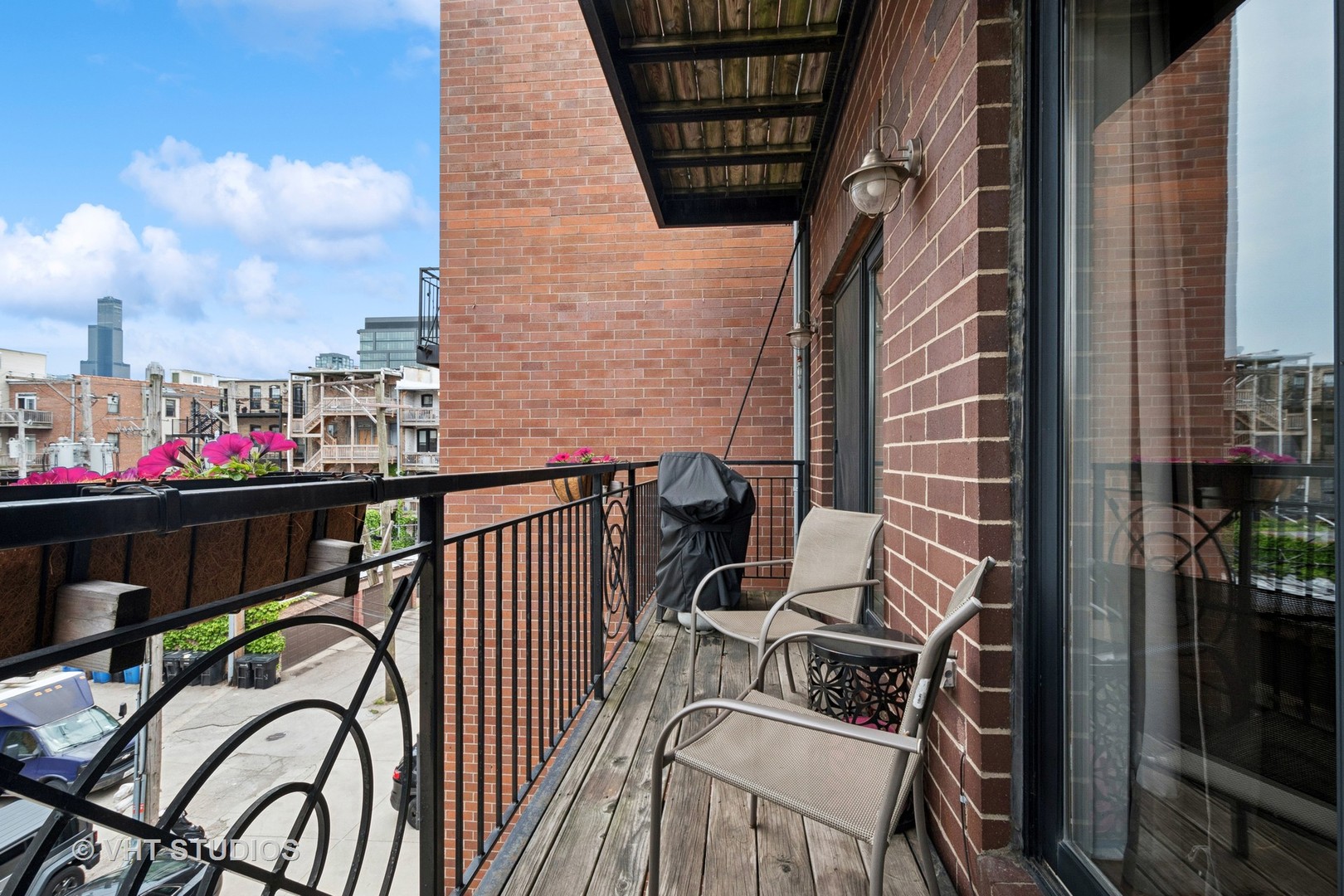 521 North Racine Avenue, Unit 3 Chicago, IL 60642 - Photo 20 of 21 Gallery Image 20