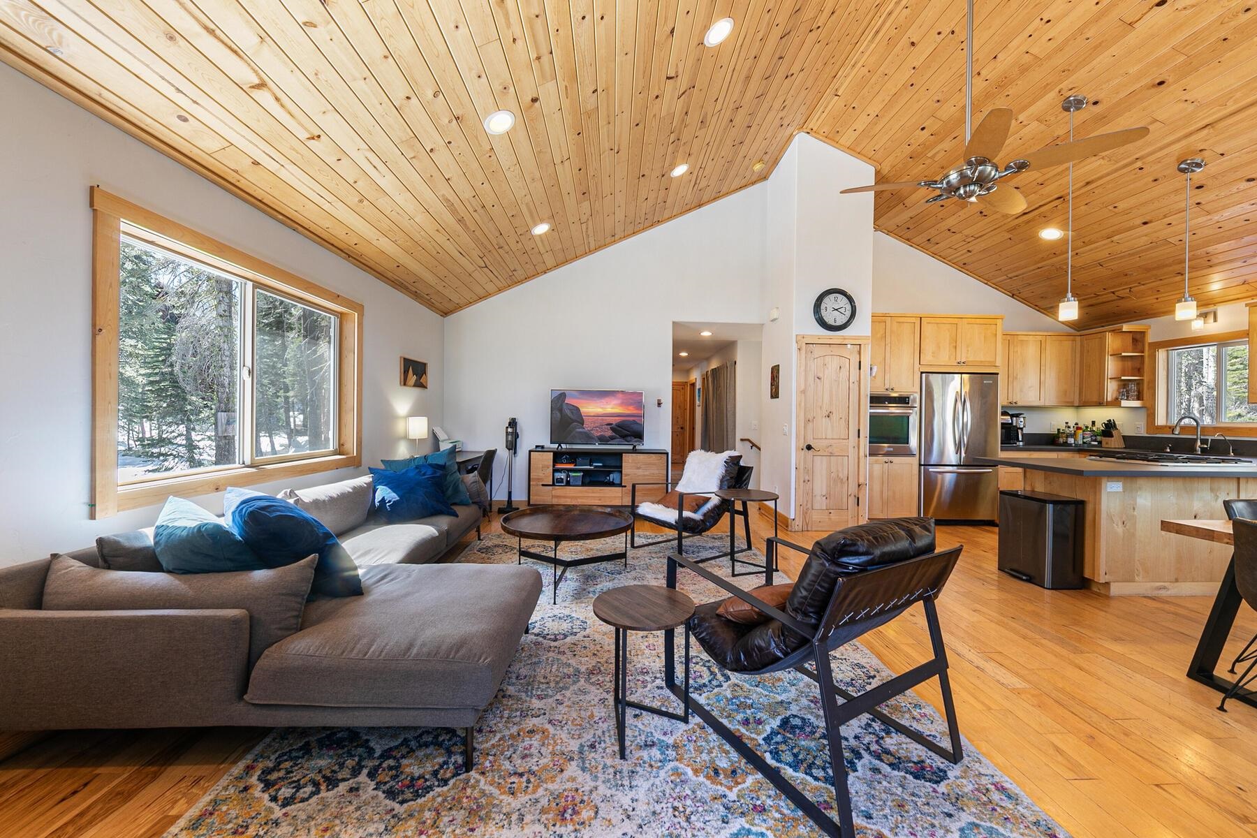 6192 Serene Road Soda Springs, CA 95728 - Photo 8 of 26