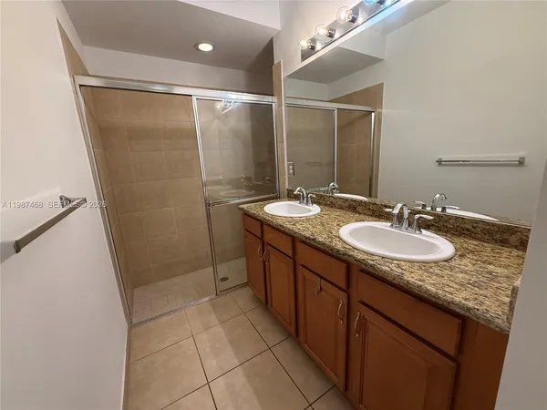 $2,300 | 1045 Southwest 147th Avenue, Unit 5609, Pembroke Pines, FL 33027