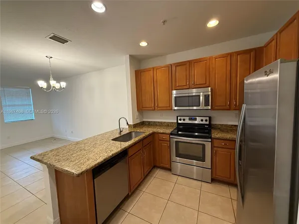$2,300 | 1045 Southwest 147th Avenue, Unit 5609, Pembroke Pines, FL 33027